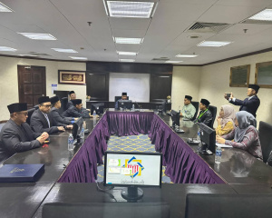 HARI_BERTEMU_PELANGGAN_RUMAH_TERBUKA_SYAWAL_12